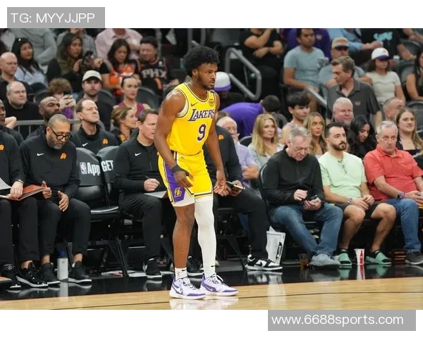 杨毅点评詹姆斯建功无数布朗尼在NBA面临巨大挑战