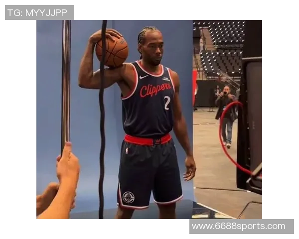 小卡称科林斯打四号位能对抗更高大球员我们每个位置的球员体型都很出色