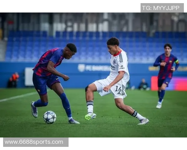 巴萨B队17岁边锋遭遇十字韧带撕裂伤缺一年前景堪忧